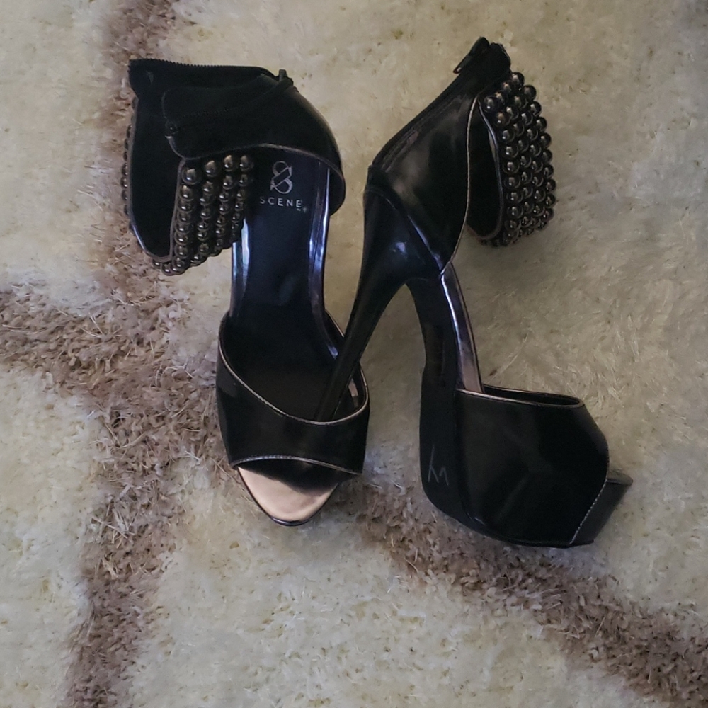 SHOES